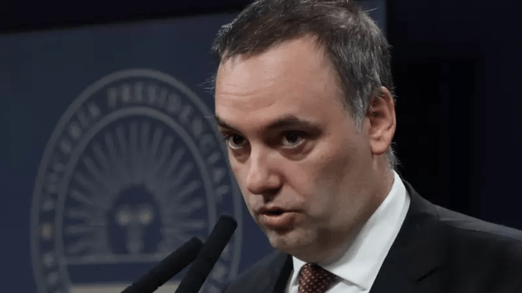 manuel adorni