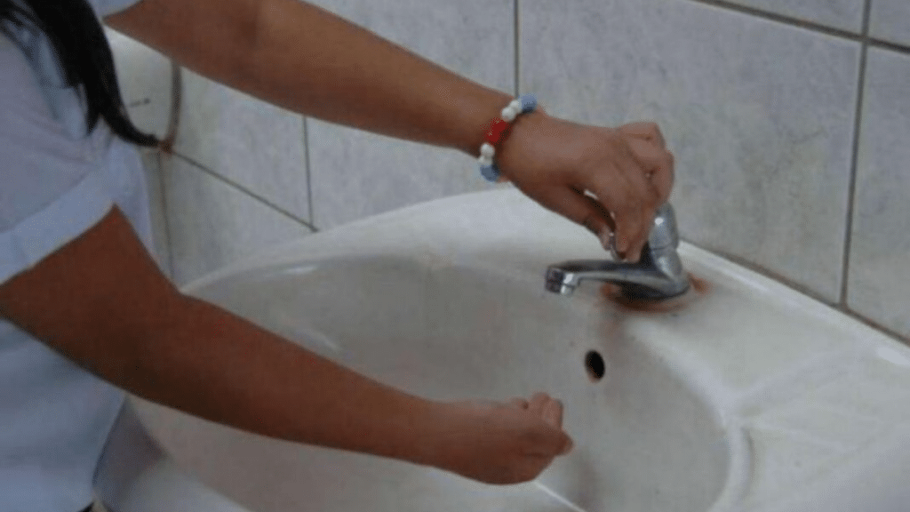escuela falta de agua
